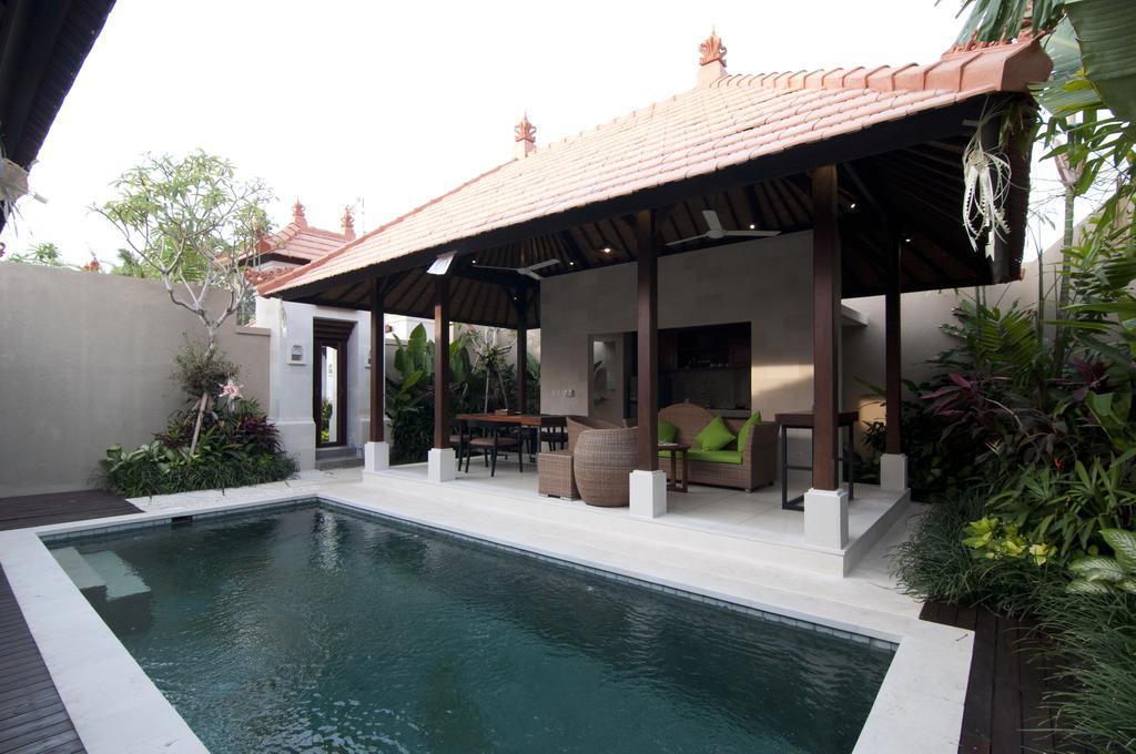Villa Puspa Tanah Lot Rum bild